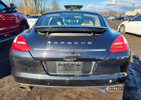 2012 Porsche Panamera 2 z USA, uszkodzony, nr VIN WP0AA2A79CL015589